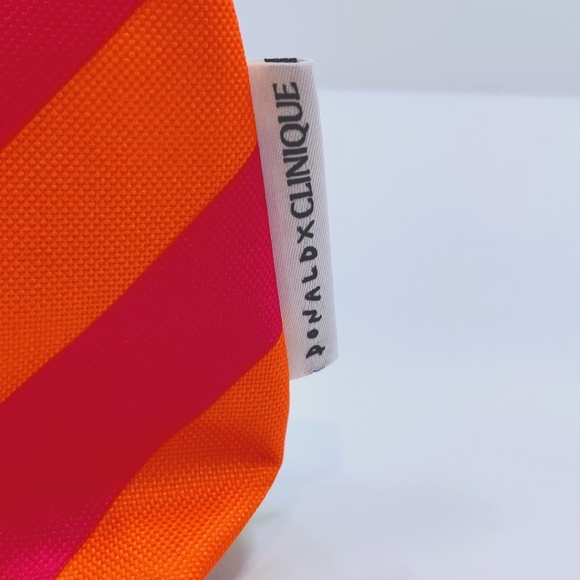 Clinique Makeup/ Toiletry Bag - Picture 2 of 3